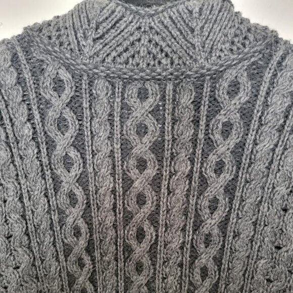 Made in Ireland | Aran Crafts | 100% Merino Wool - Picture 4 of 13